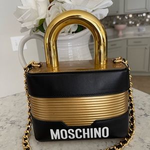 Moschino x H&M Cadena bag